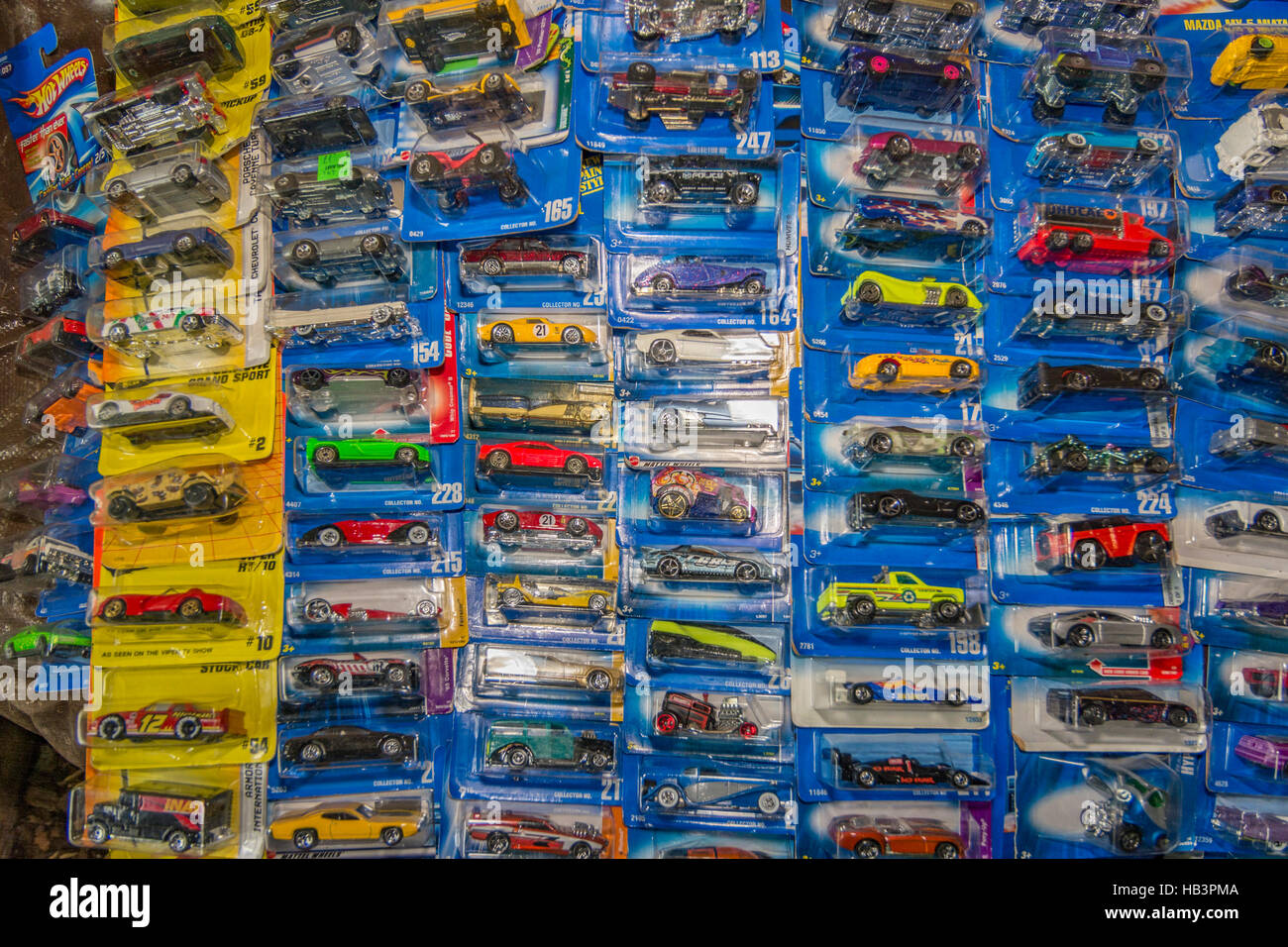 Raccolta di piccoli pressofuso modello giocattolo veicoli Foto Stock