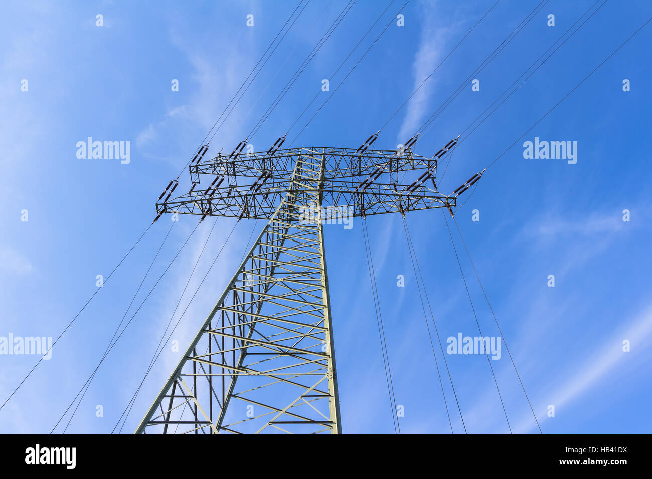 Enorme torre elettrico Foto Stock