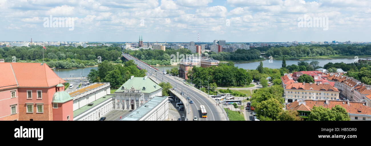 Varsavia, Polonia - 16 giugno: Varsavia cityline panorama sul fiume Vltava in una giornata di sole Foto Stock