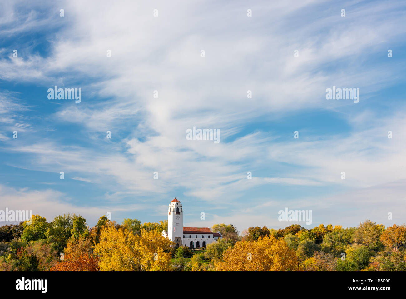 Città di alberi Boise Idaho deposito dei treni a pieno i colori dell'autunno Foto Stock