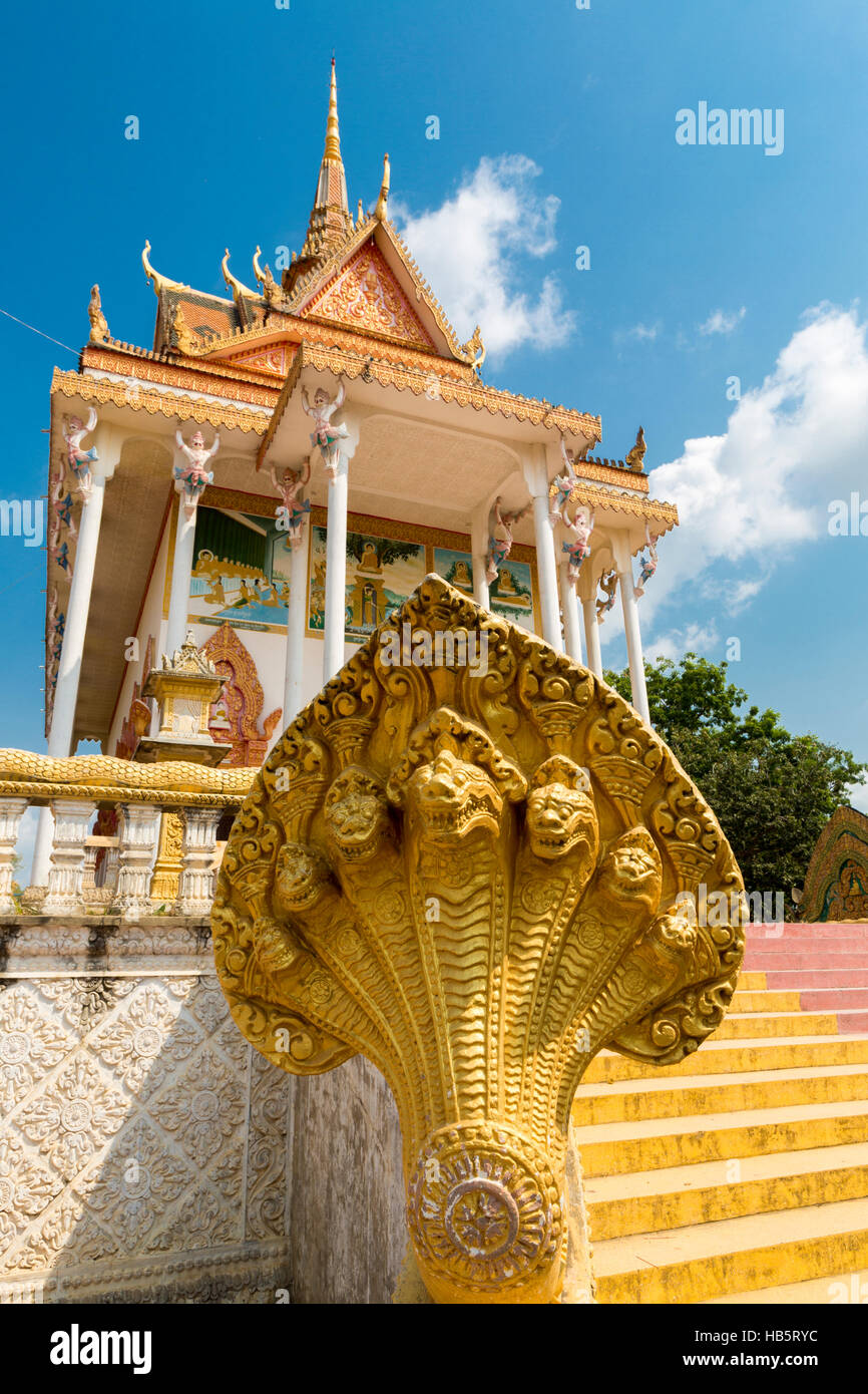 Tempio Khmer dal monastero vicino a Phnom Penh. Architettura Khmer. Foto Stock