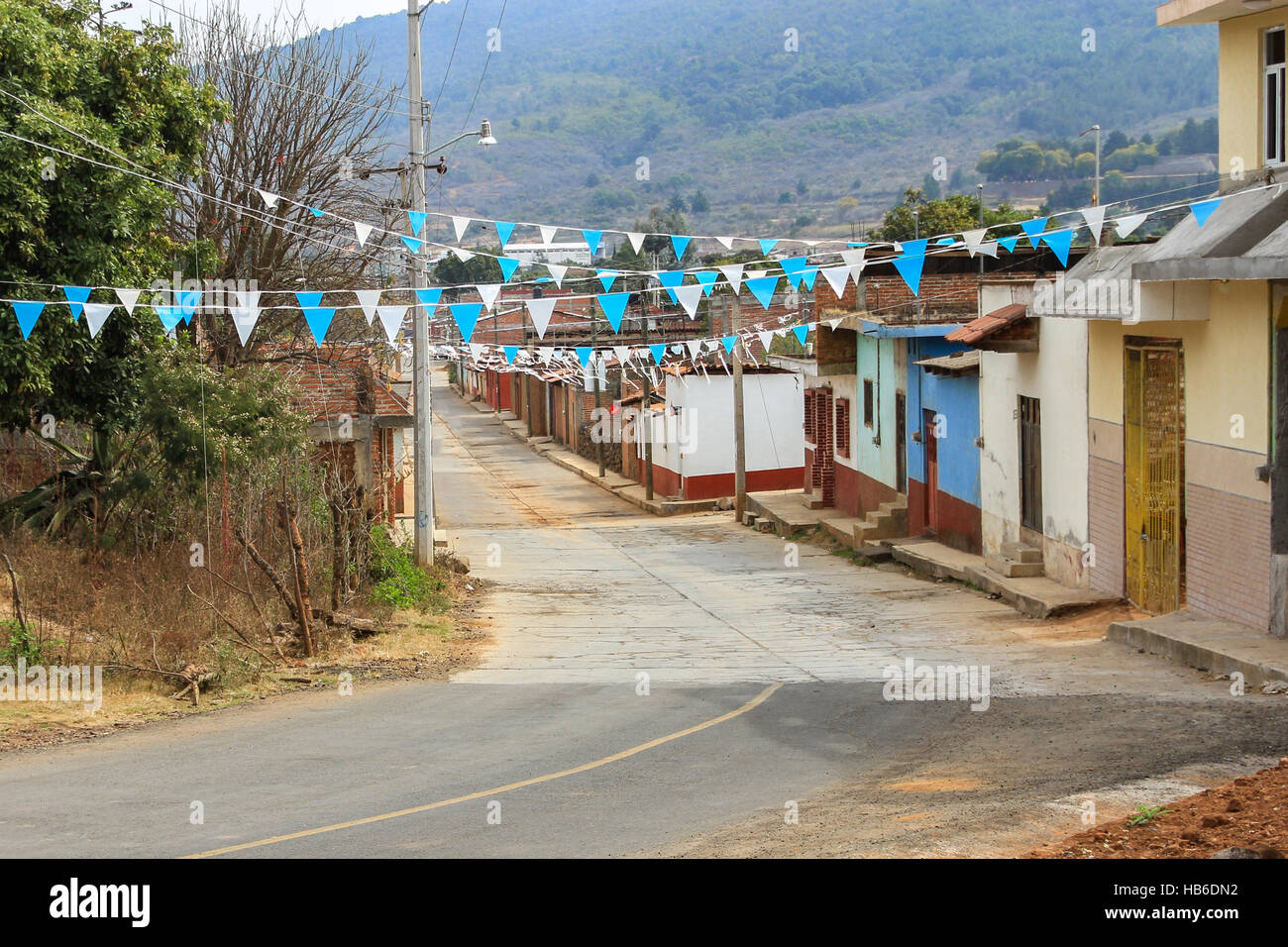 Una strada di Tzintzuntzan, Michoacan, Messico Foto Stock