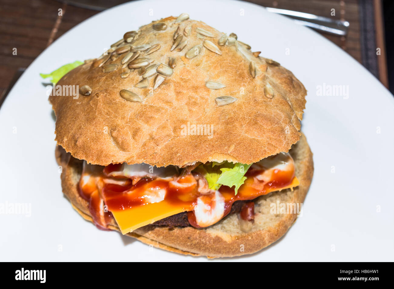 In casa Hamburger Vegetariano Foto Stock