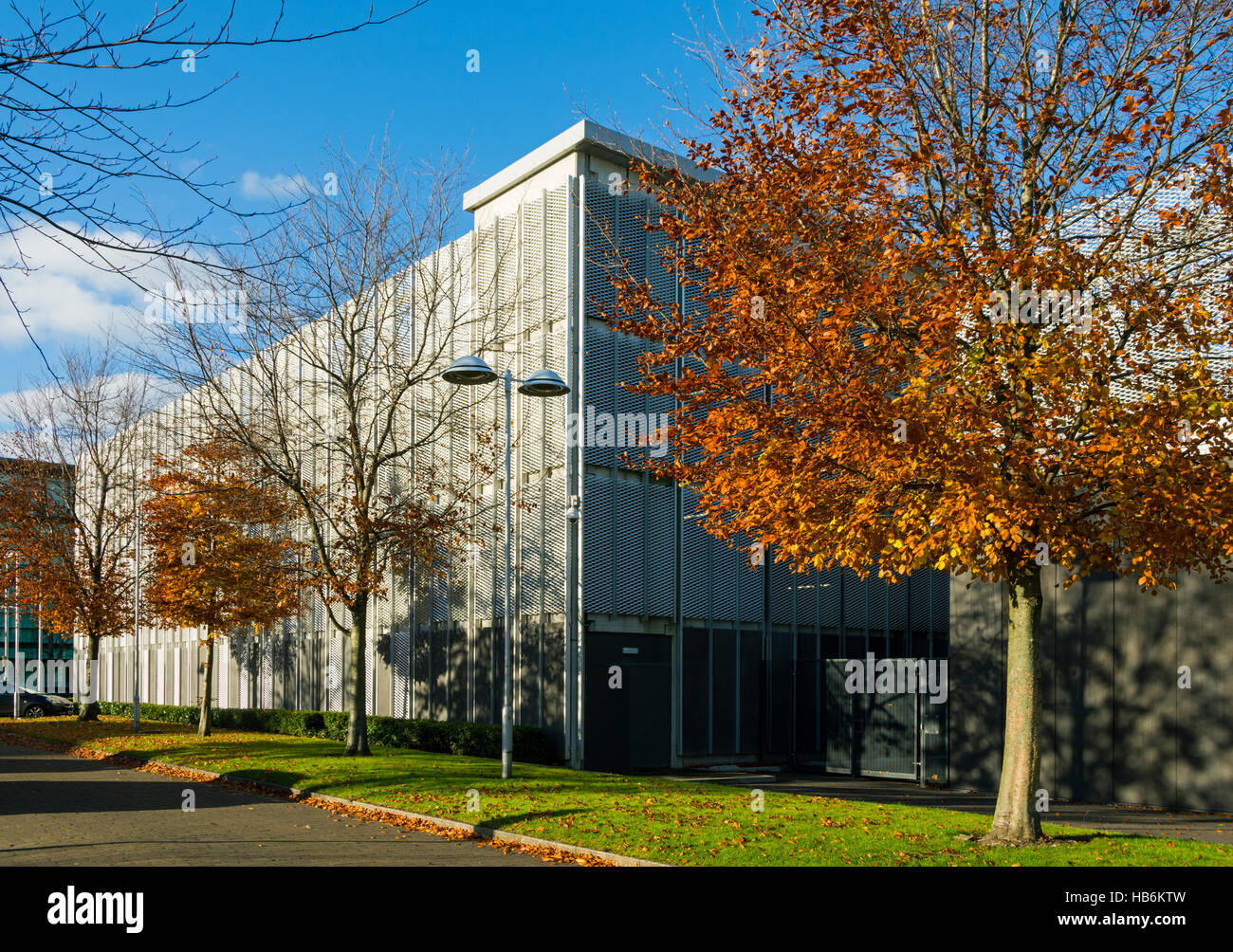 Parcheggio multipiano al Manchester Metropolitan University Birley campi campus, Archway, Manchester, Regno Unito. Foto Stock