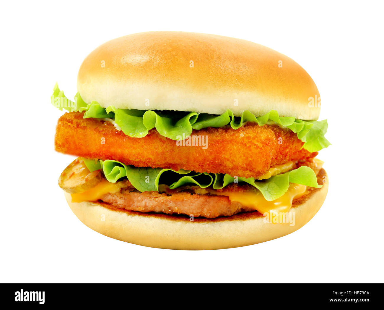 Foto gustoso big burger con pesce isolato su sfondo bianco Foto Stock