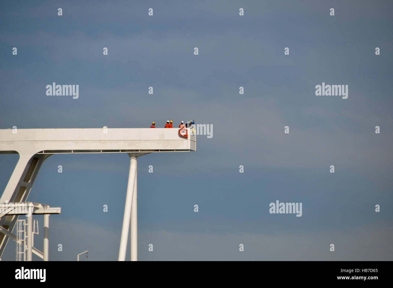 Equipaggio sul Evgenia 1 guardare giù la forma un alto punto di vantaggio Foto Stock