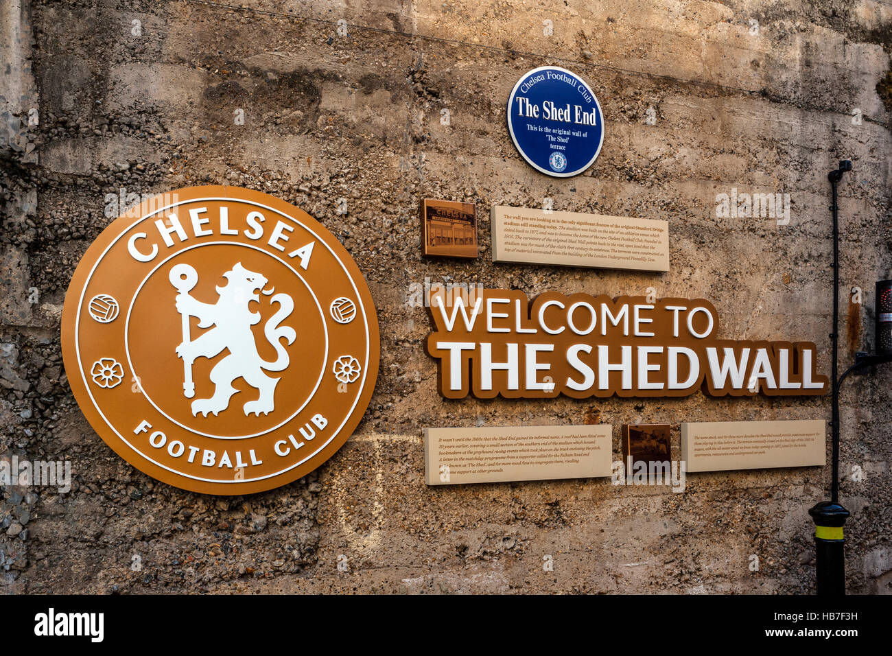 Il capannone a parete e segno, il Chelsea Football Club, Stamford Bridge, Londra Foto Stock