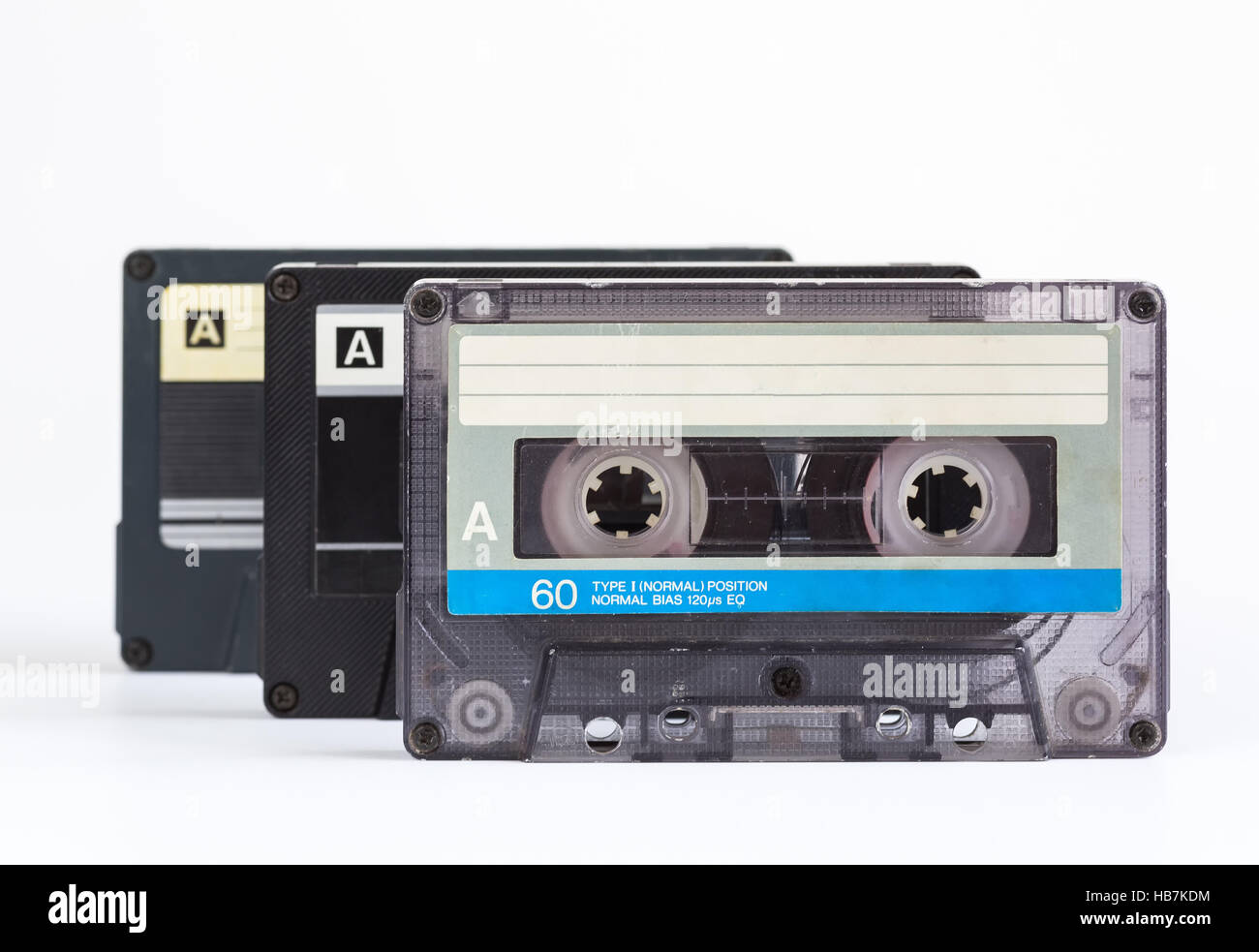 Cassette audio, sfondo bianco Foto Stock