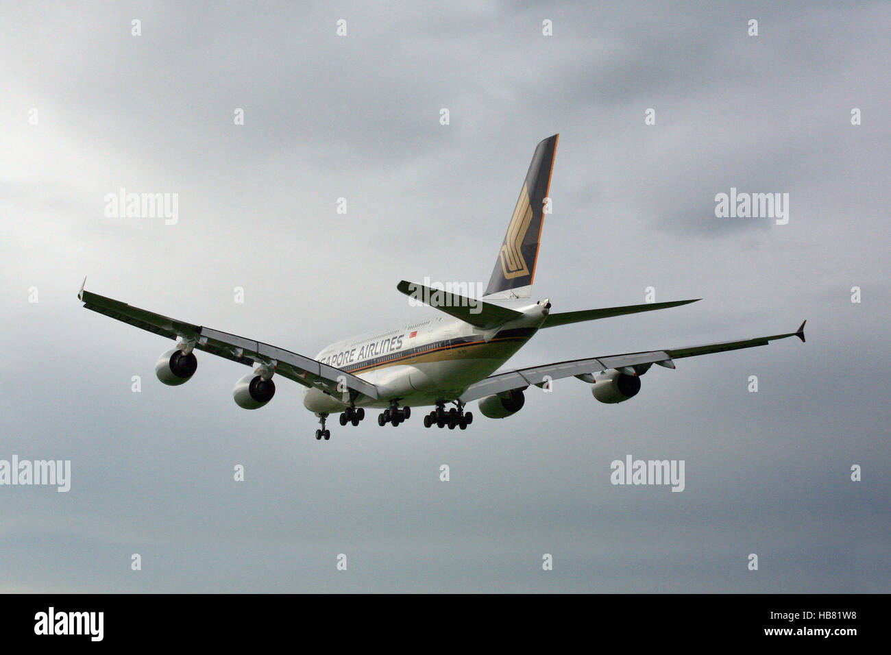 Airbus A380 si sta avvicinando Zuerich airport Foto Stock