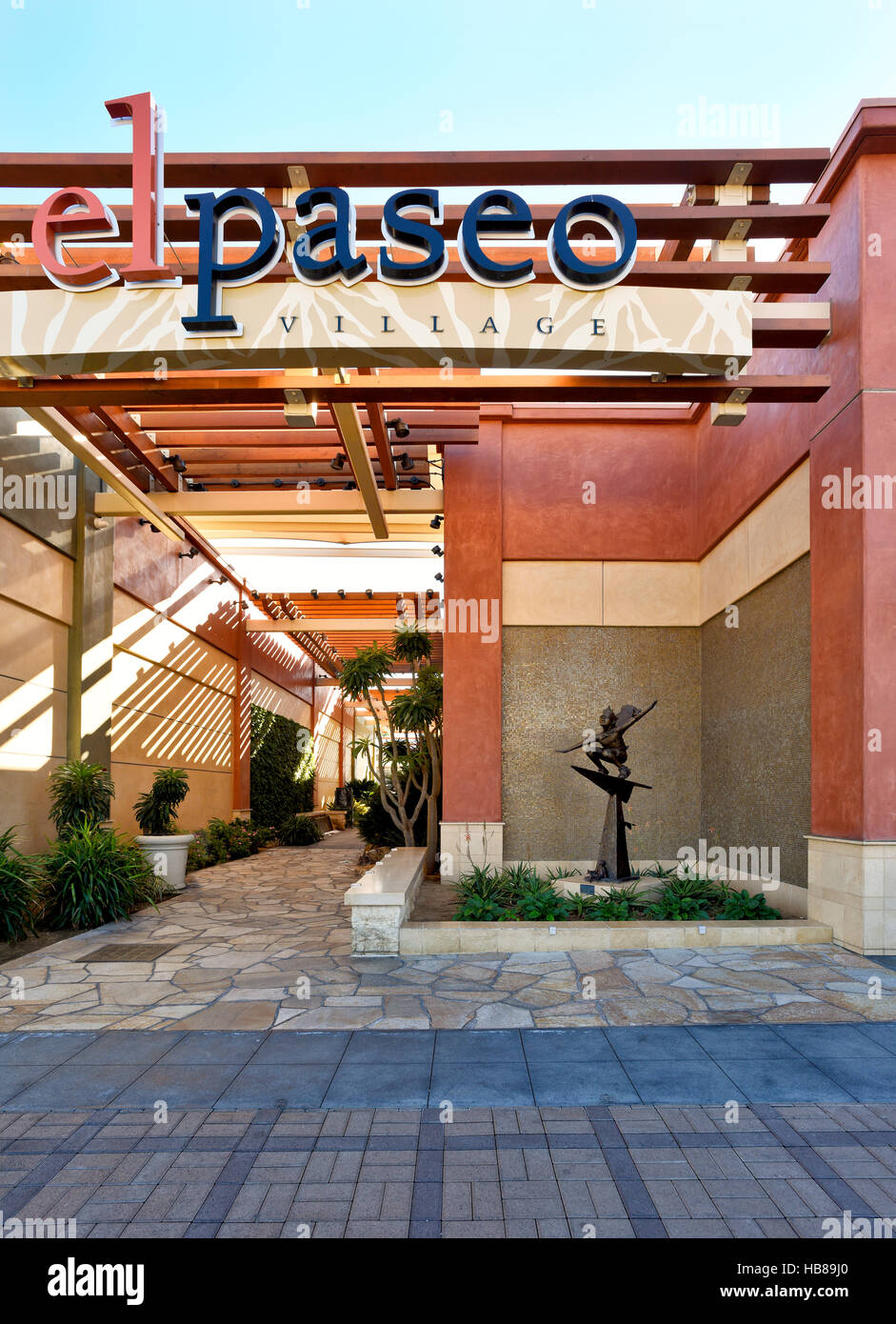 Ingresso di El Paseo negozi del villaggio su El Paseo Drive in Palm Desert, California Foto Stock