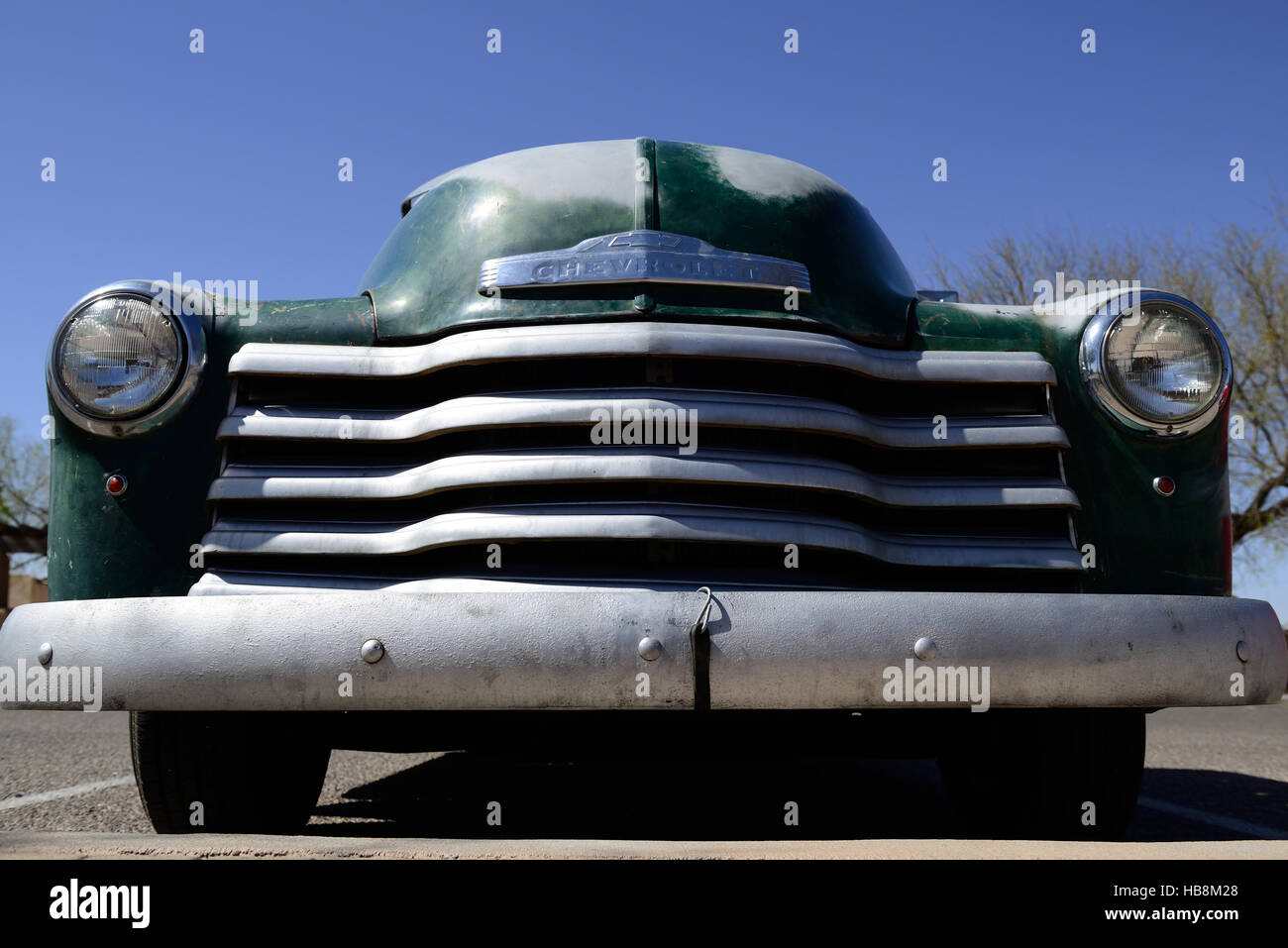 Un vecchio carrello Chevy nelle zone rurali del Nuovo Messico. Foto Stock