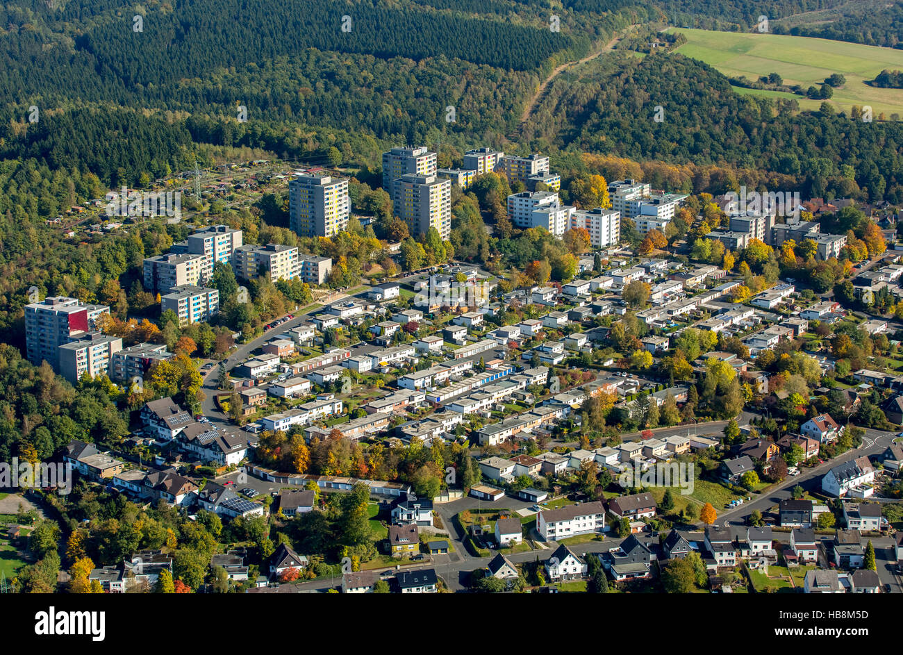 Vista aerea, grattacieli, Fritz-Erler-settlement, Valcroce, Sauerland, Siegen-Wittgenstein, Renania settentrionale-Vestfalia, Germania DE Foto Stock