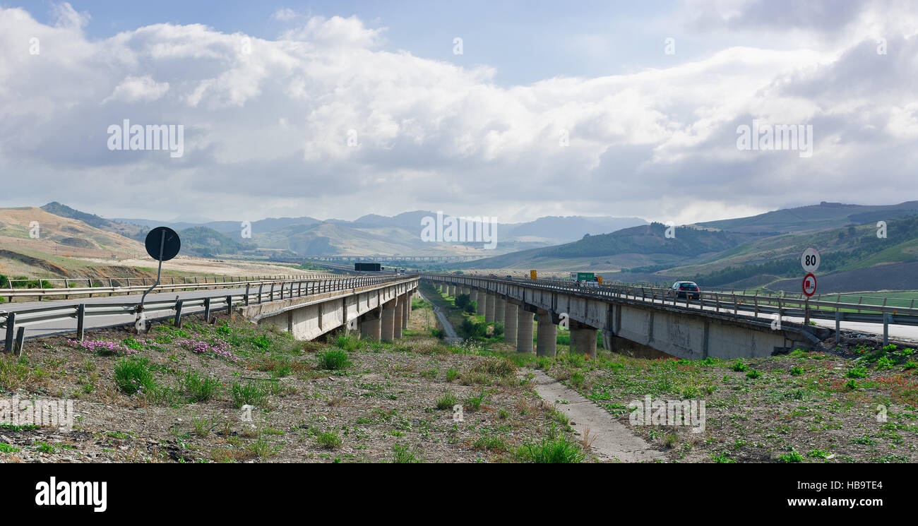 Autostrada sicily immagini e fotografie stock ad alta risoluzione - Alamy