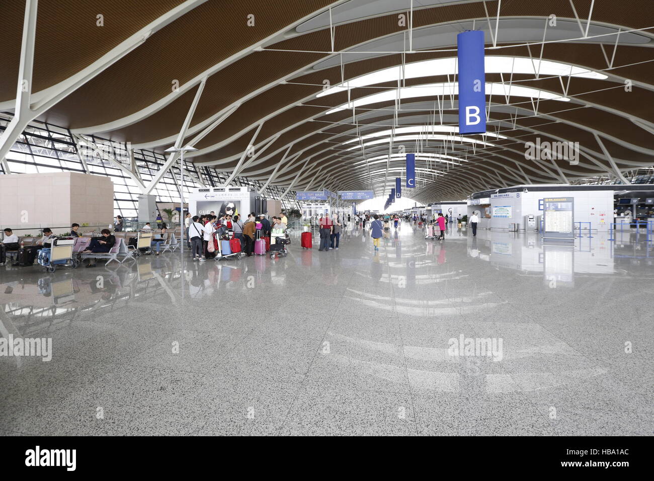 Il terminale 3 dall'aeroporto di Pudong Shanghai in Cina Foto Stock