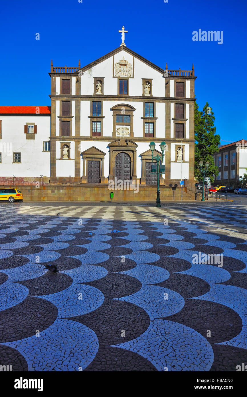 Edificio nella piazza principale Foto Stock