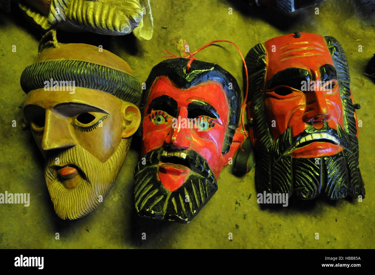 Mobili d'antiquariato in legno Maya maschere di danza, Nahualá, Dipartimento di Sololá, Guatemala. Credito: Kraig Lieb Foto Stock
