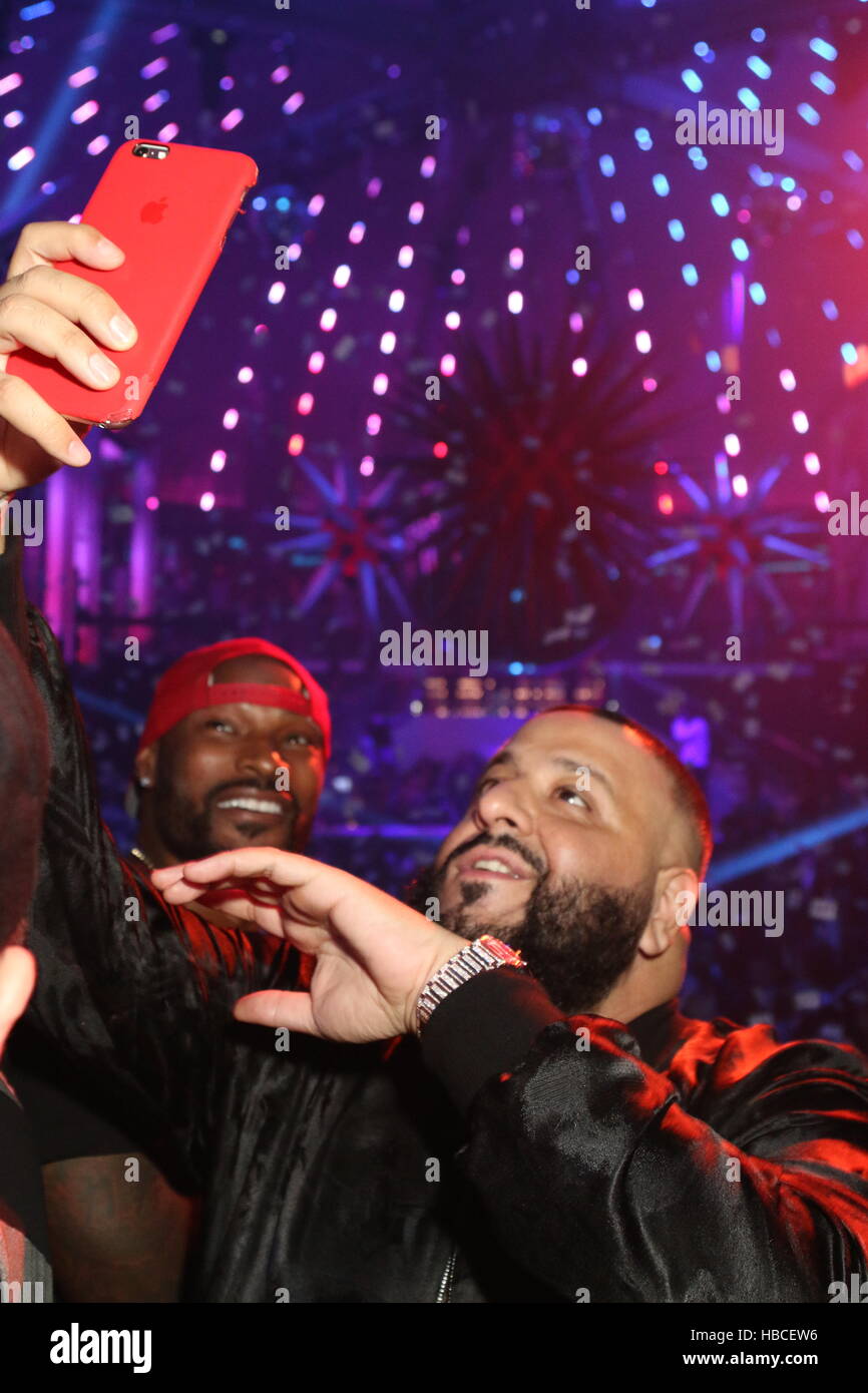 Florida, Stati Uniti d'America. 4 dicembre, 2016. Tyson Beckford & DJ Khaled al LIV nightclub di Miami Beach, Florida. Credito: Walik Goshom/Mediapunch/Alamy Live News Foto Stock