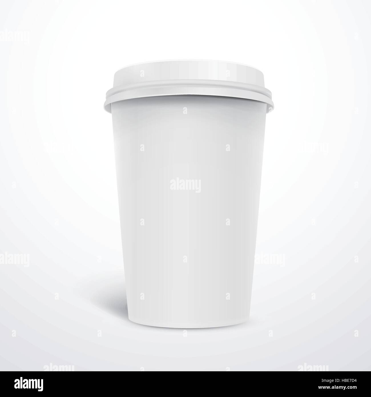 Blank take-out tazza di caffè isolato su sfondo bianco Illustrazione Vettoriale