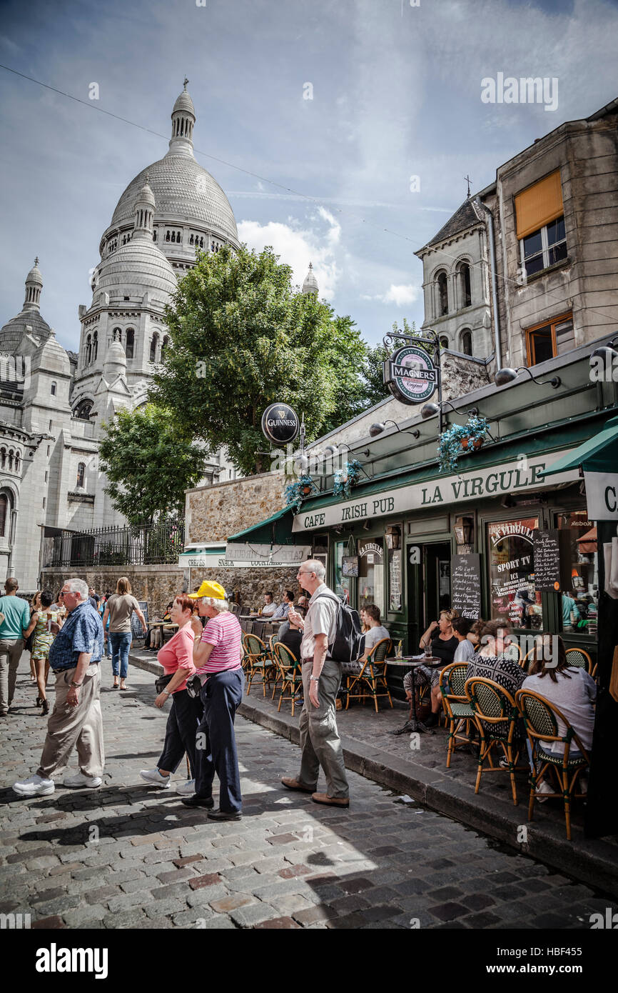 Strada a Montmartre a Parigi Foto Stock