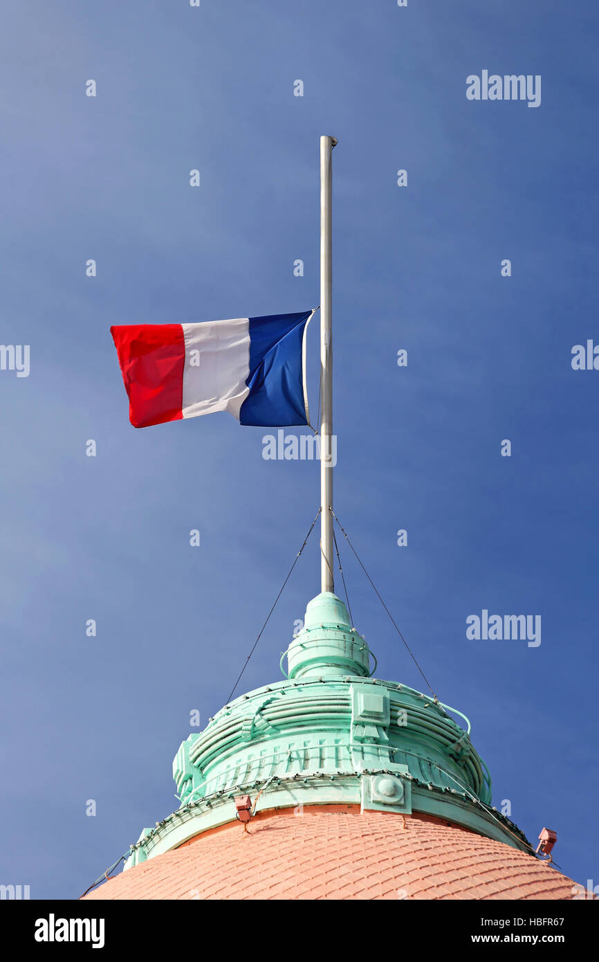 Bandiera francese metà montante di sollevamento Foto Stock