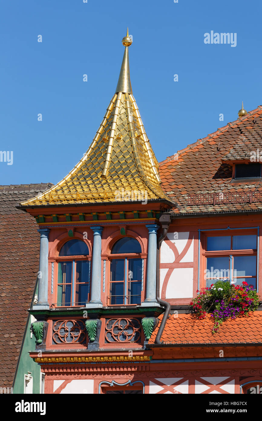 Tetto d'oro sulla torre angolare, municipio Schwabach, Media Franconia, Franconia, Baviera, Germania Foto Stock