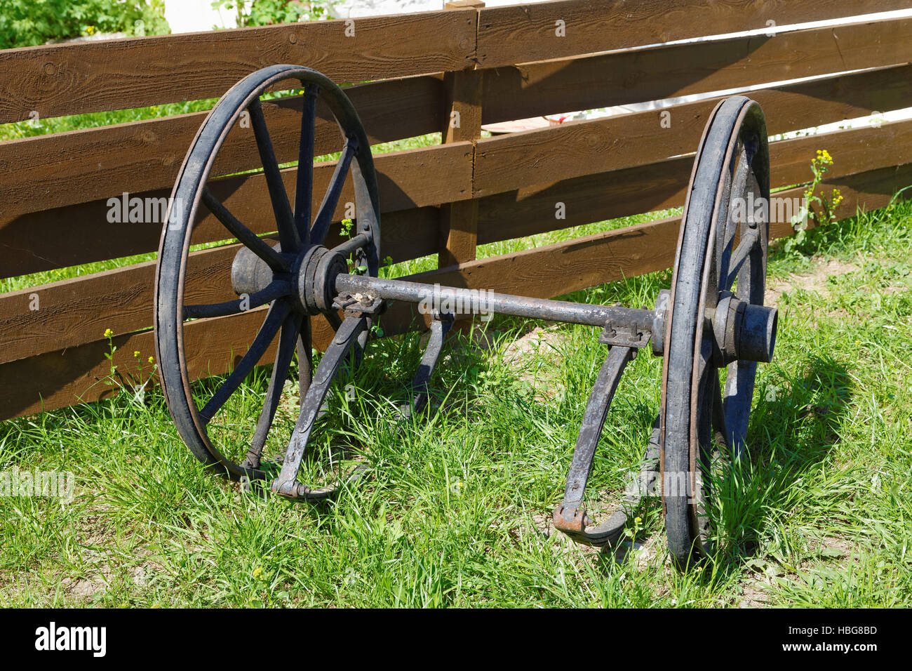 Ruote Di Carro In Legno Ruote di carro antico in legno immagini e fotografie stock ad alta