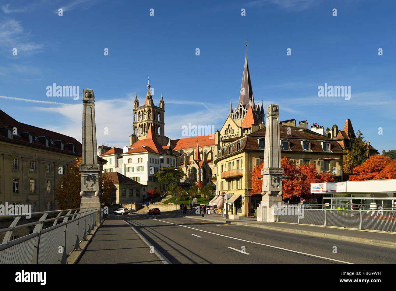 Cattedrale di Notre Dame, vista dal ponte di Bessières, Losanna, Canton Vaud, Svizzera Foto Stock