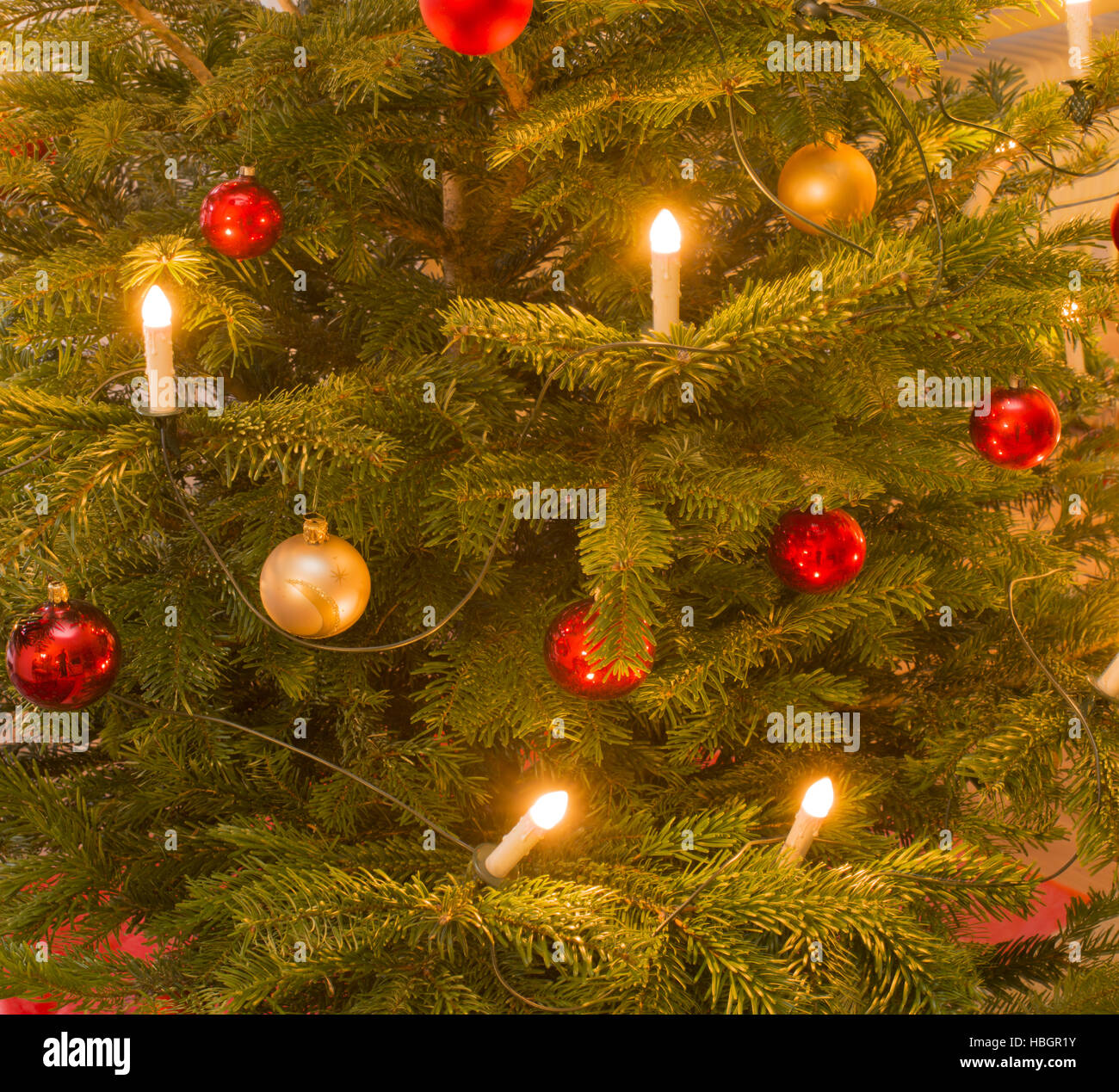 Albero di Natale decorato Foto Stock