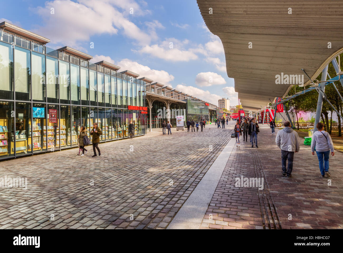 La Grande Halle de la Villette nel Parc de la Villette a Parigi, Francia Foto Stock