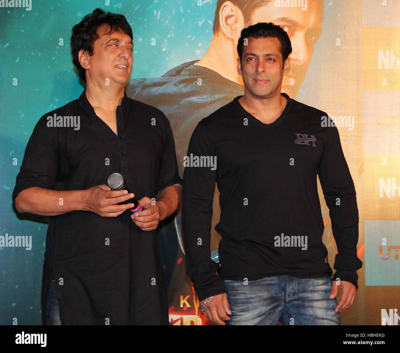 Bollywood regista Sajid Nadiadwala e attore Salman Khan durante il lancio del rimorchio di film di Kick in Mumbai India Foto Stock