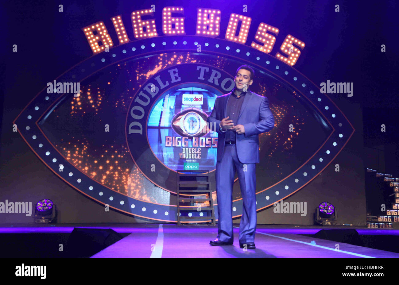 L'attore di Bollywood Salman Khan durante la conferenza stampa con il lancio del reality show Bigg Boss stagione 9 a Mumbai in India Foto Stock