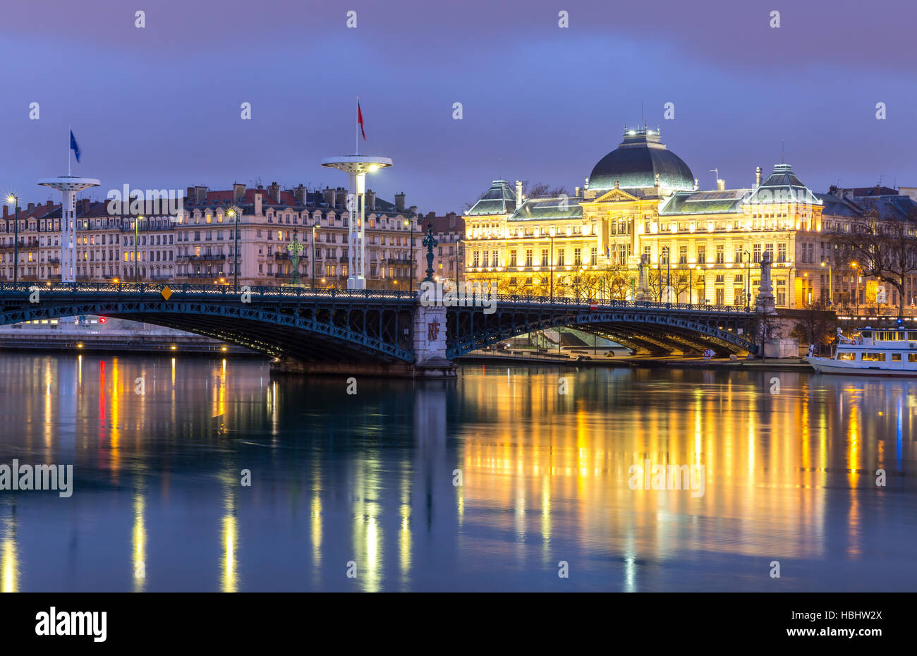 Universita Di Lione Bridge Francia Foto Stock Alamy