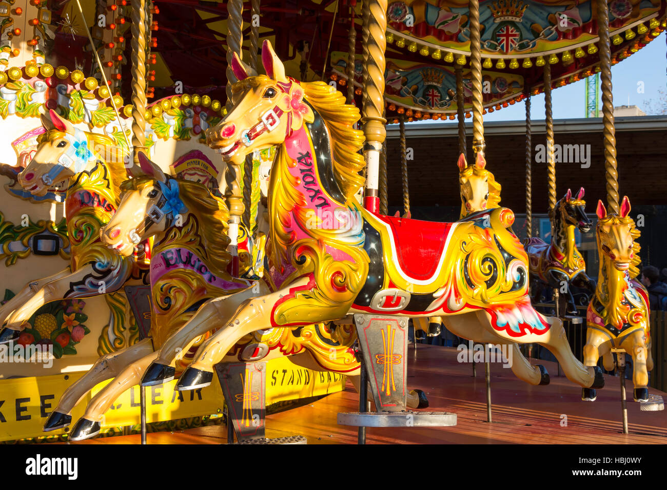 Giostra a Southbank Mercatino di Natale, South Bank, London Borough di Lambeth, Greater London, England, Regno Unito Foto Stock