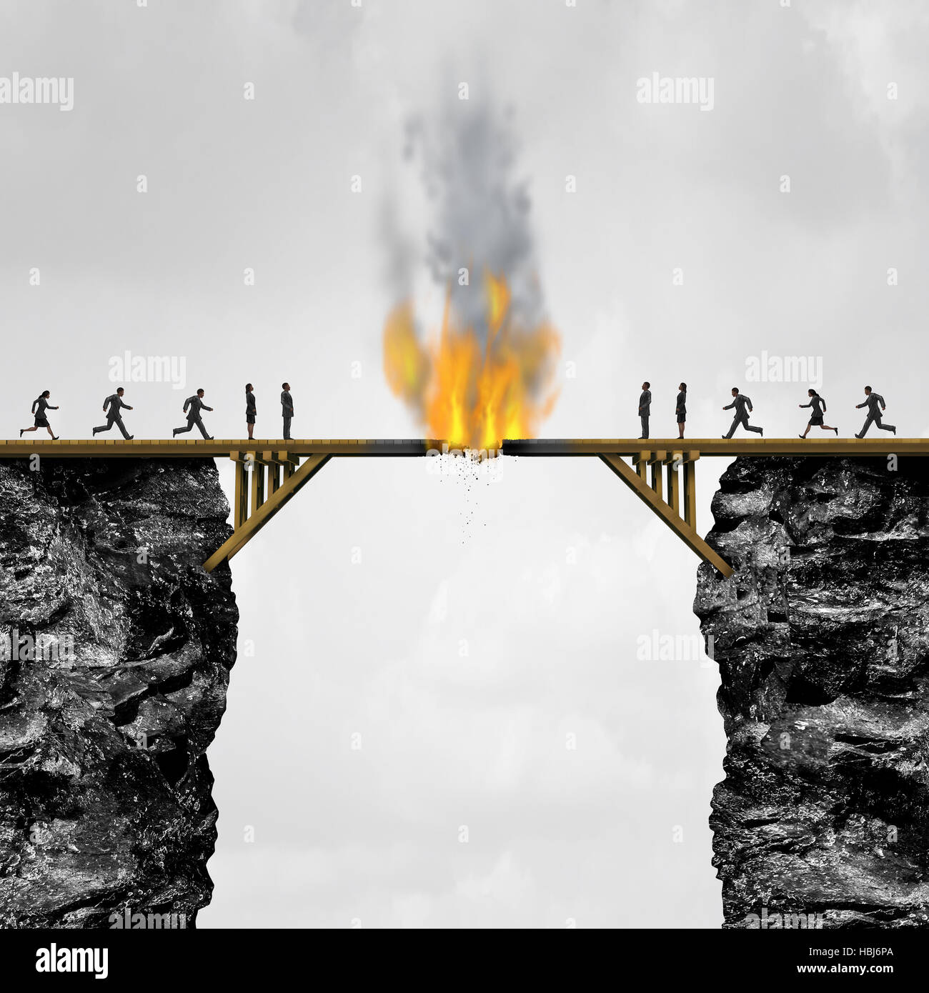 Ponte di masterizzazione concetto come gruppi di persone divise da un ponte di legno sul fuoco come un business connection metafora del rischio di distruzione di un link o isolatio Foto Stock