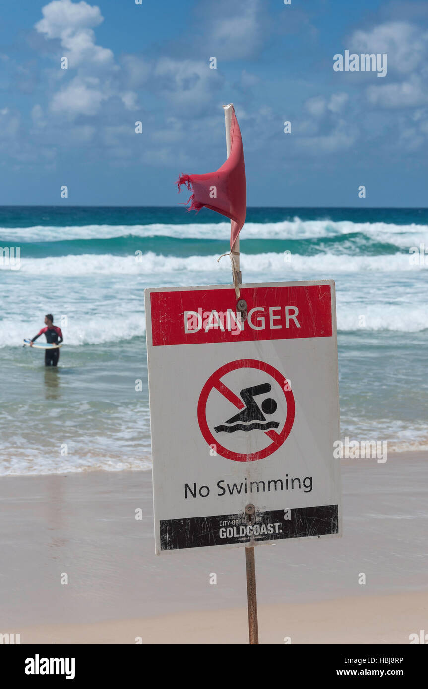 Pericolo, nessun segno di nuoto a Surfers Paradise Beach, Surfers Paradise, Città di Gold Coast, Queensland, Australia Foto Stock