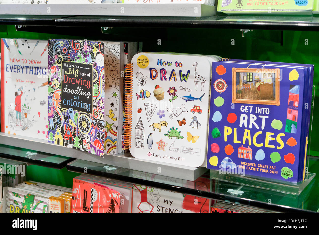 Disegno libri sullo scaffale bookstore - USA Foto Stock