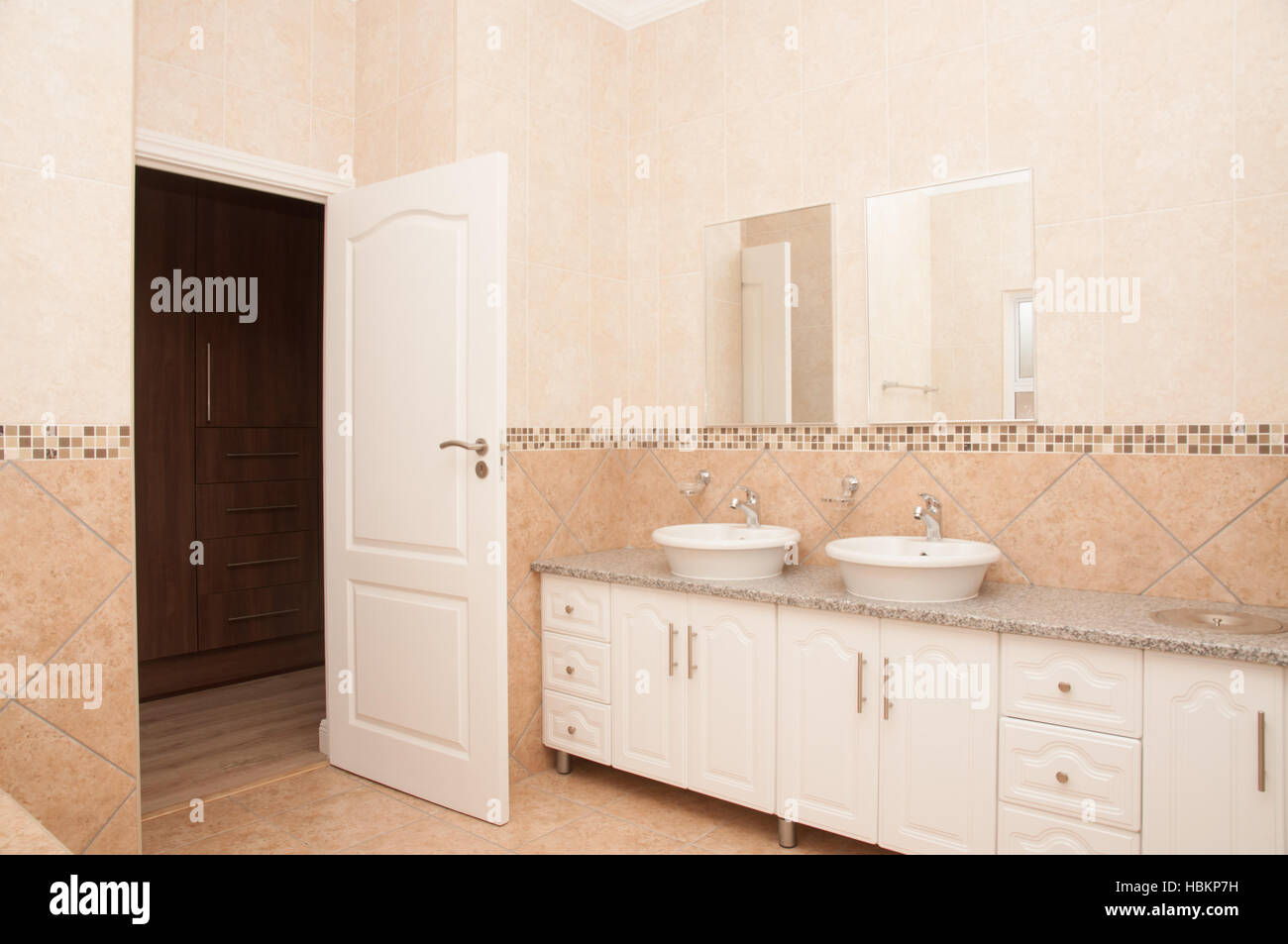 Lavandino del Bagno Nuovo Foto Stock