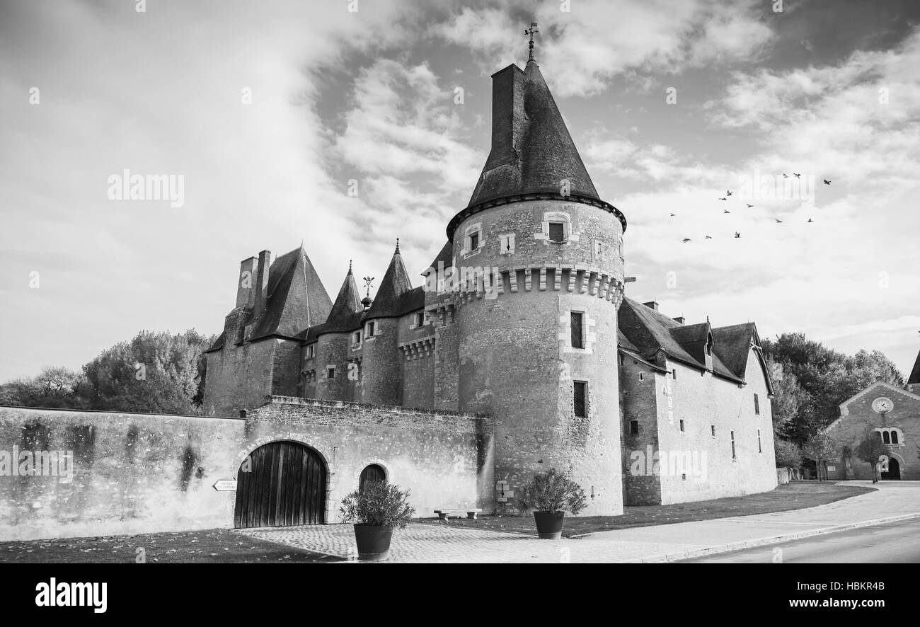 Fougeres-sur-Bievre, Francia - 6 Novembre 2016: Il Chateau de Fougeres-sur-Bievre, medievale castello francese nella Valle della Loira. Fu costruita nel XV secolo Foto Stock