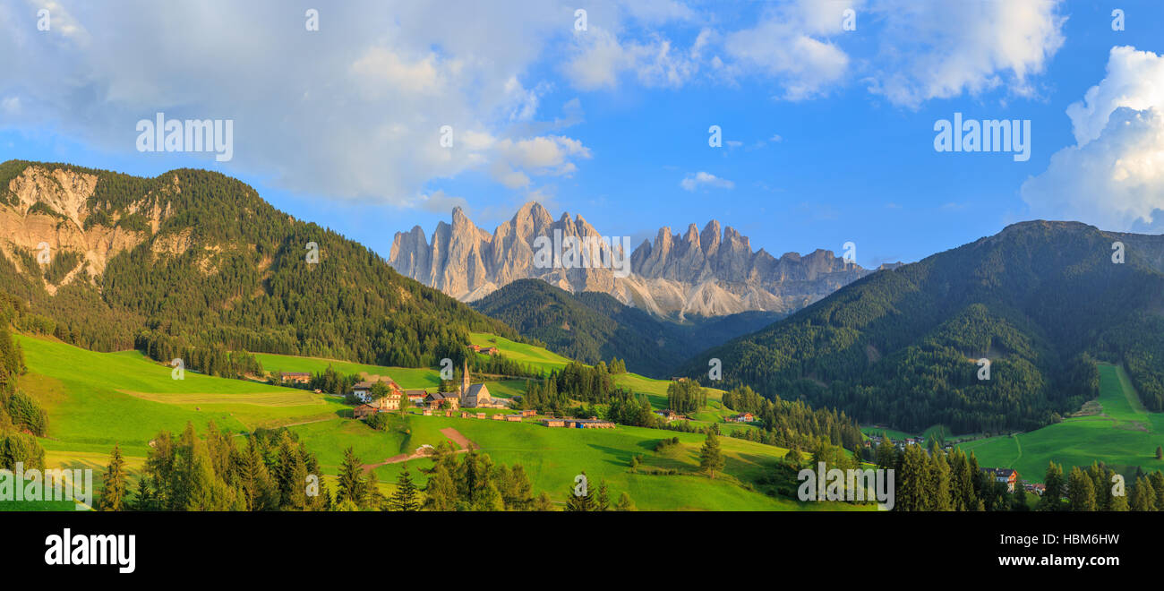 Alpine, alpi, sfondo, bella chiesa, dolomite Dolomite, famoso,l'Italia, Foto Stock