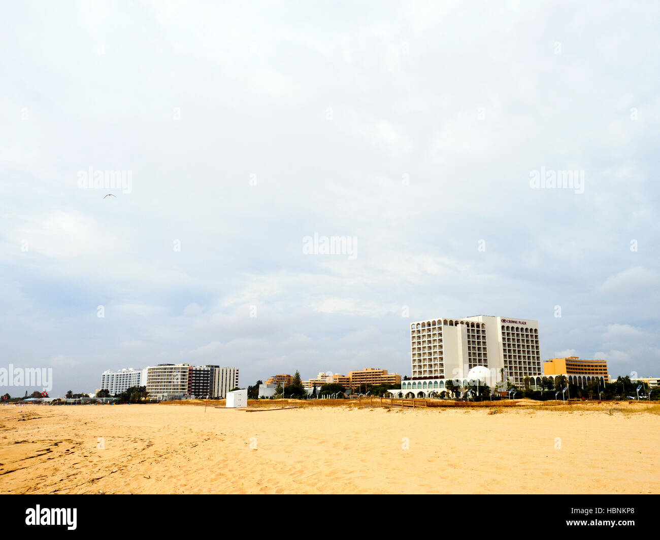 Spiaggia vicino a Vilamoura - regione di Algarve, PORTOGALLO Foto Stock