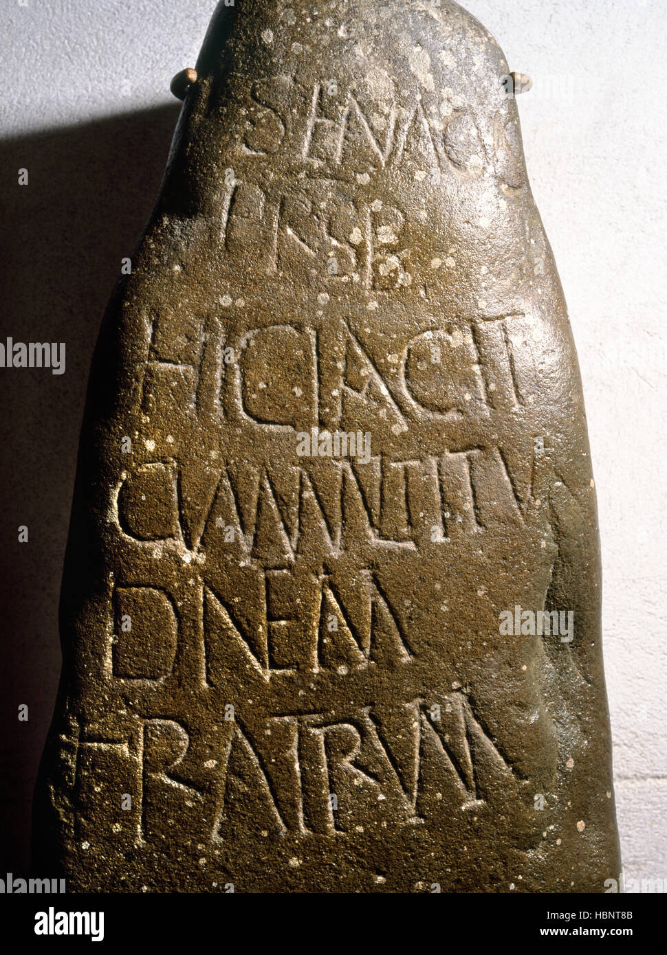 La pietra Senacus, St Hywyn la Chiesa, Aberdaron, Lleyn, Gwynedd, Galles del Nord, Regno Unito: Paleocristiano di iscrizione Foto Stock