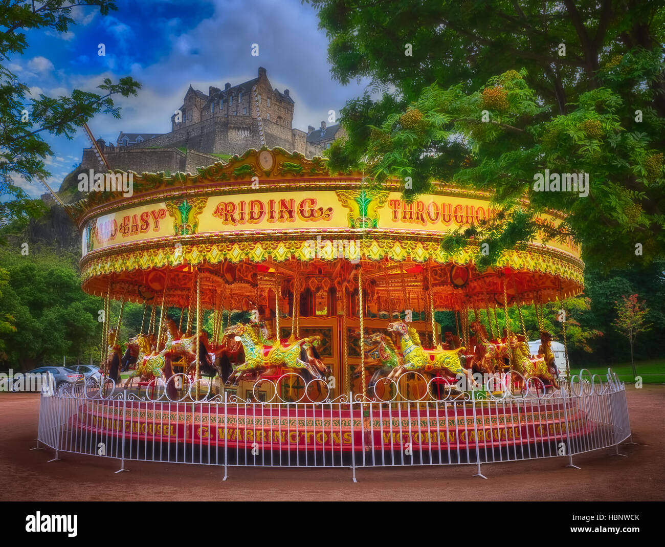 Giostra nella parte anteriore di un castello di Edimburgo Foto Stock