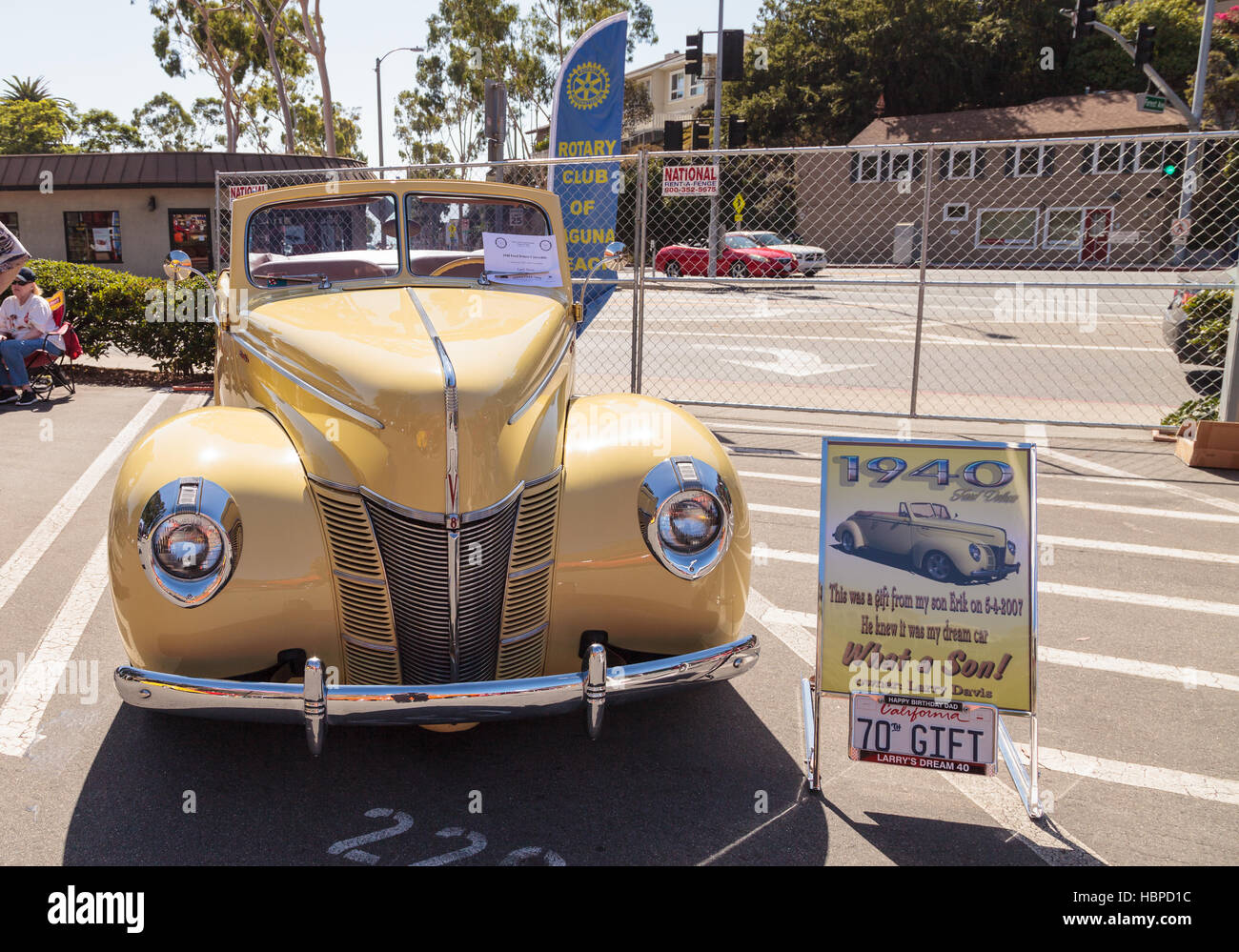 Giallo 1940 Ford convertibile Deluxe Foto Stock