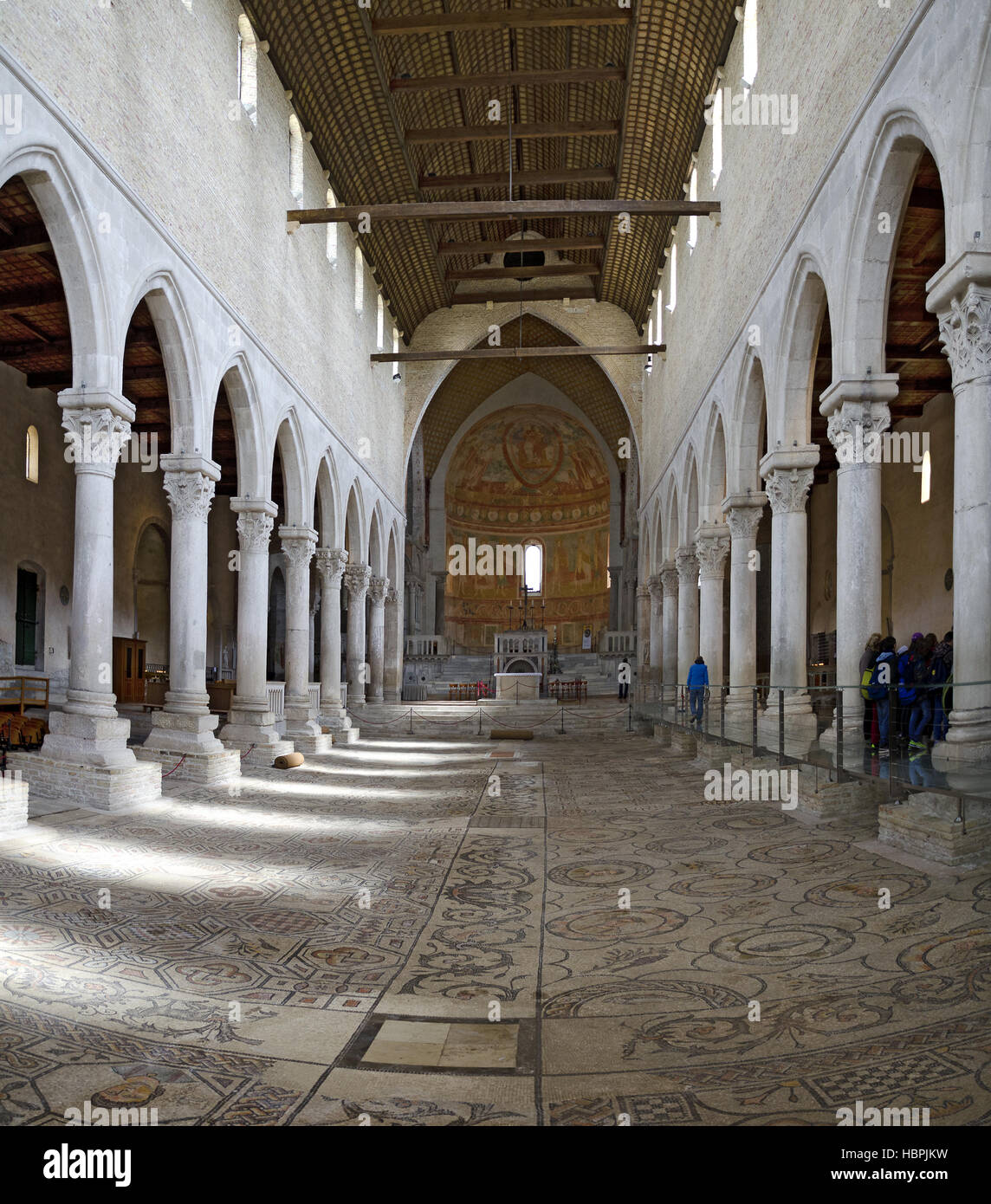 Navata della basilica di Santa Maria Assunta Foto Stock