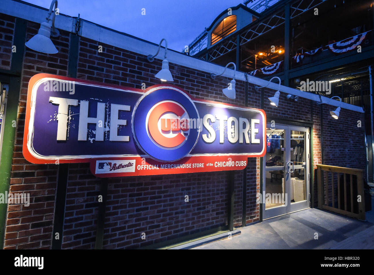 I Cubs Store. Wrigley Field è un baseball park si trova sul lato nord di Chicago, Illinois. Essa è la Casa dei Chicago Cubs, uno della città Foto Stock
