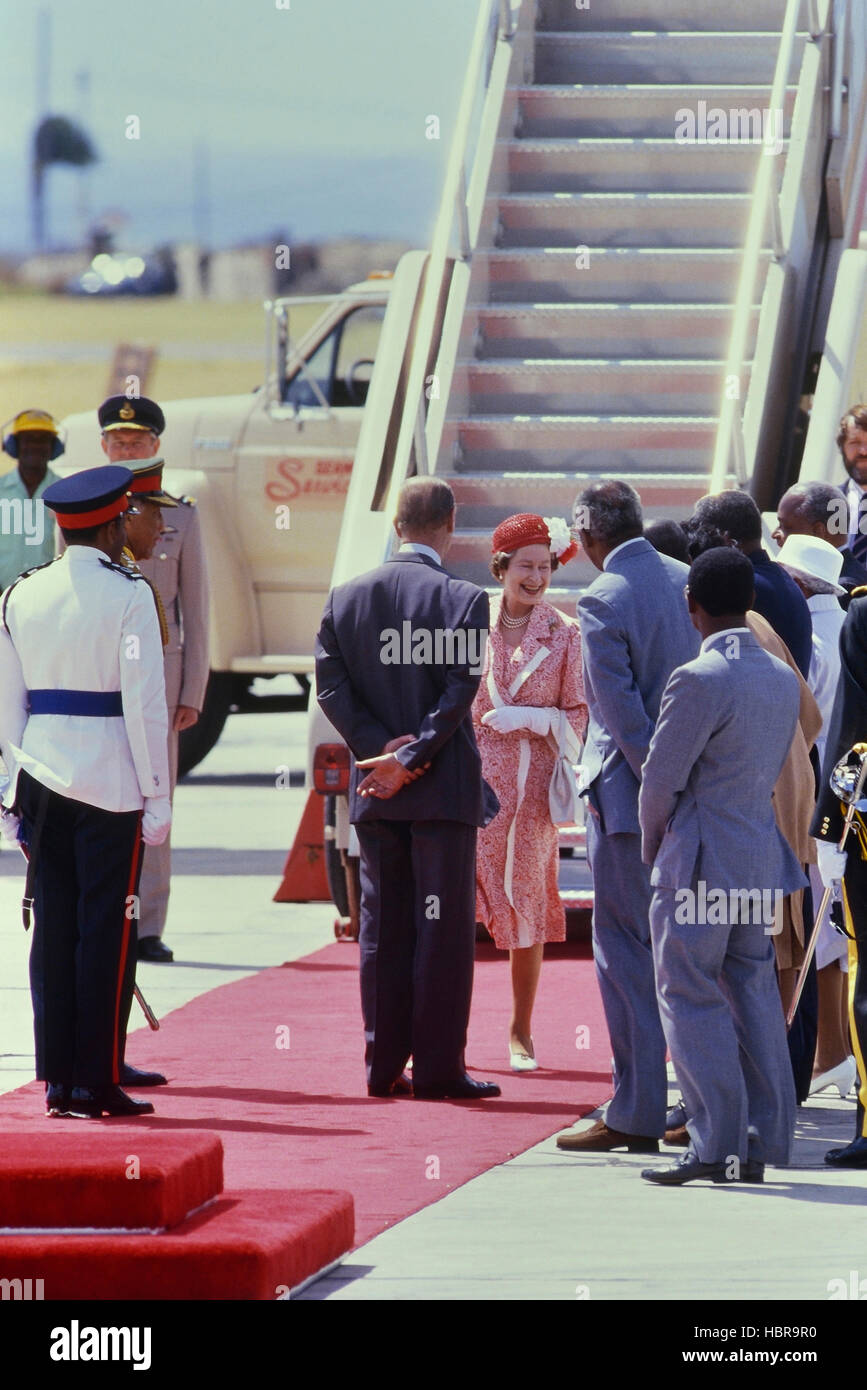 H.M. La regina Elisabetta II la partenza da Barbados tramite Concorde dopo quattro giorni di viaggio. 1989. Foto Stock