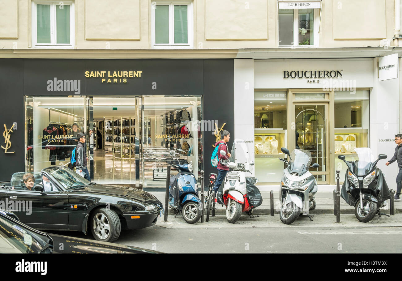 Scena di strada di fronte Yves Saint Laurent e boucheron memorizza Foto Stock