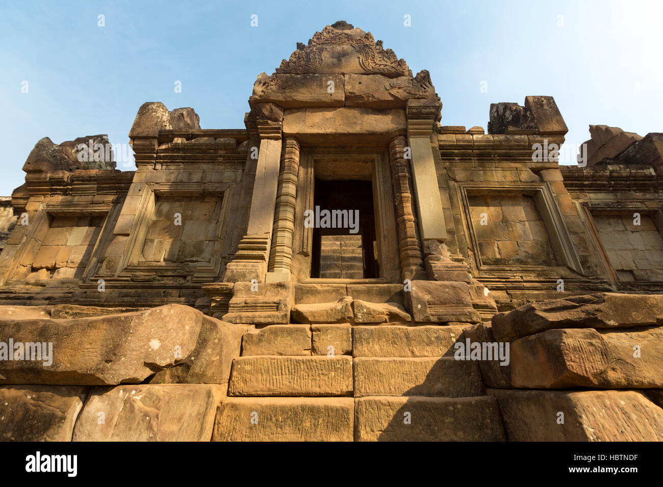 Scale a Ta Keo tempio di Angkor, sito UNESCO in Cambogia Foto Stock