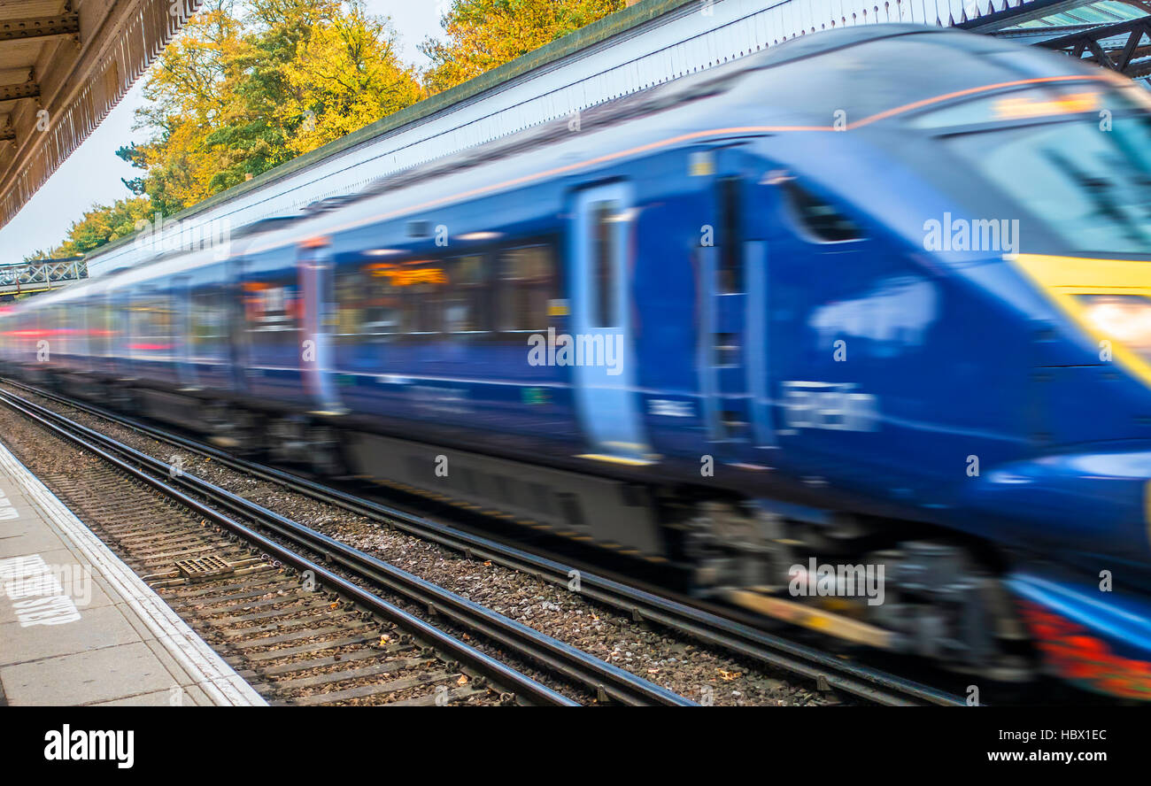 Treno ad alta velocità Javelin legata a Londra Foto Stock