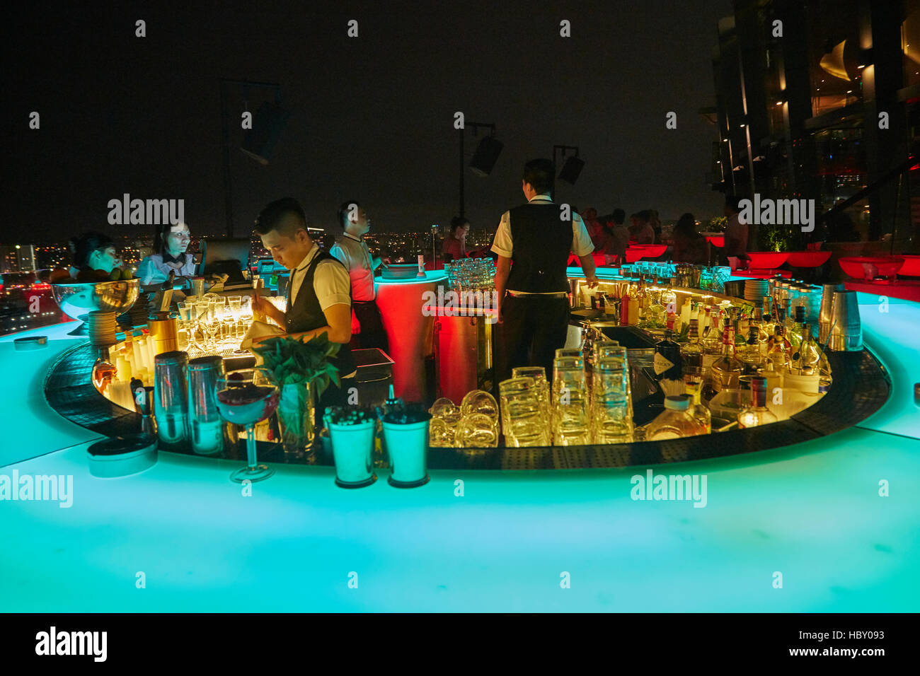 Chill Skybar di notte, Ho Chi Minh (Saigon), Vietnam Foto Stock